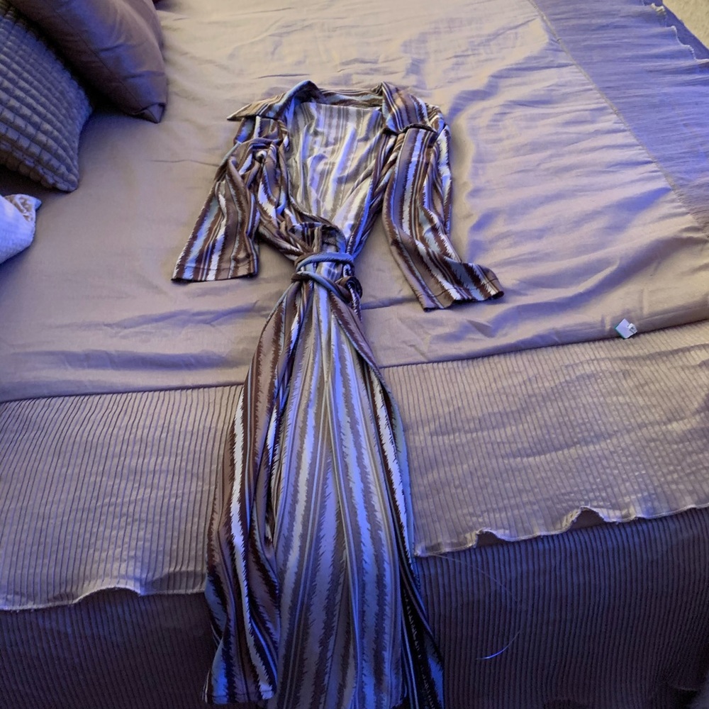 Dress - Picture 2 of 7